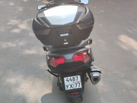 2013 Suzuki Burgman (SkyWave) 650, серебристый, 570000 рублей, вид 5