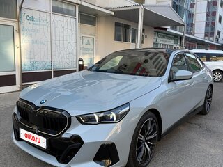 2024 BMW 5 серии 530i xDrive VIII (G60/G61/G68), серый, 7650000 рублей, вид 1