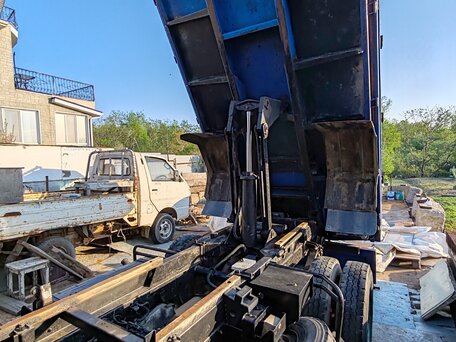 1990 Mazda Titan, синий, 2200000 рублей, вид 5