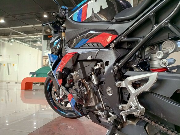 2024 BMW S 1000 R, синий - вид 16
