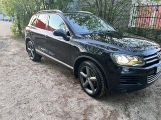 2011 Volkswagen Touareg II, чёрный, 2200000 рублей, вид 1
