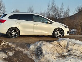 2016 Kia Ceed II Рестайлинг, белый, 1050000 рублей, вид 1