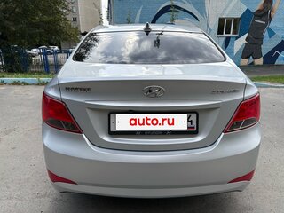2015 Hyundai Solaris I Рестайлинг, серебристый, 955000 рублей, вид 3