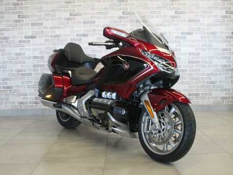 2018 Honda GL 1800 Gold Wing, красный, 2185000 рублей, вид 4
