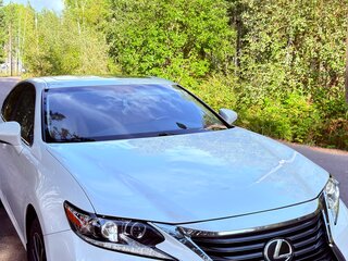 2017 Lexus ES 250 VI Рестайлинг, белый, 3150000 рублей, вид 1