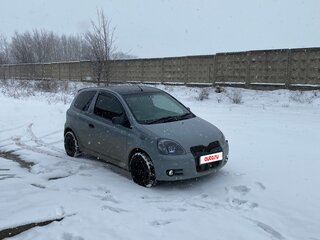 2001 Toyota Vitz I (P10), серый, 700000 рублей, вид 2