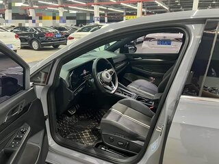 2021 Volkswagen Golf VIII, серый, 1934222 рублей, вид 2