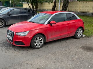 2011 Audi A1 I (8X), красный, 900000 рублей, вид 4