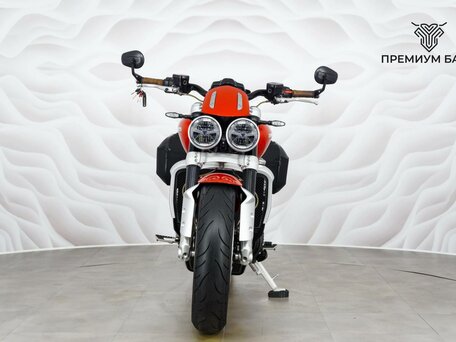 2021 Triumph Rocket III, красный, 1917000 рублей, вид 4