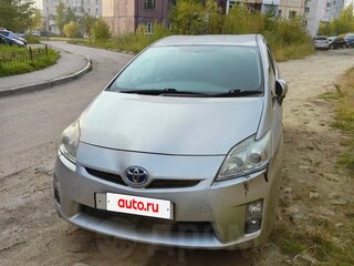 2010 Toyota Prius III (XW30), серый, 820000 рублей, вид 2