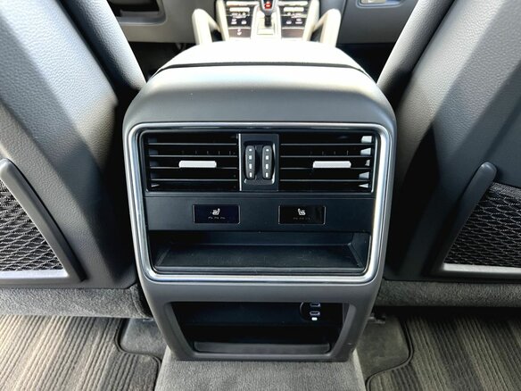 2021 Porsche Cayenne III, серый, 7390000 рублей - вид 35