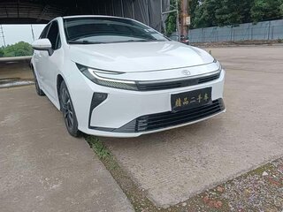 2026 Toyota Corolla XII (E210) Рестайлинг 2, белый, 2104444 рублей, вид 4