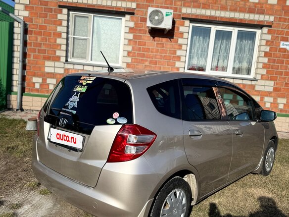 2009 Honda Fit II, серый, 850000 рублей - вид 2