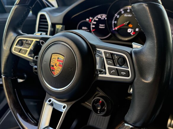 2019 Porsche Cayenne Turbo III, серый, 5700000 рублей - вид 22
