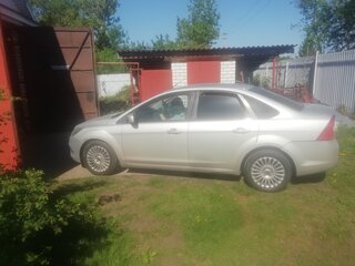 2010 Ford Focus II Рестайлинг, серебристый, 550000 рублей, вид 3