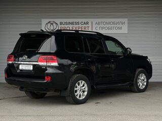 2017 Toyota Land Cruiser 200 Series Рестайлинг 2, чёрный, 5599000 рублей, вид 5