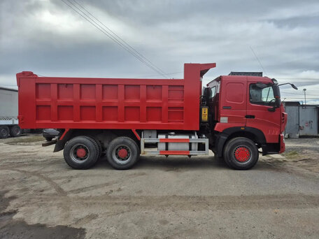 2019 Sinotruk Howo ZZ3327, красный, 4000000 рублей, вид 3