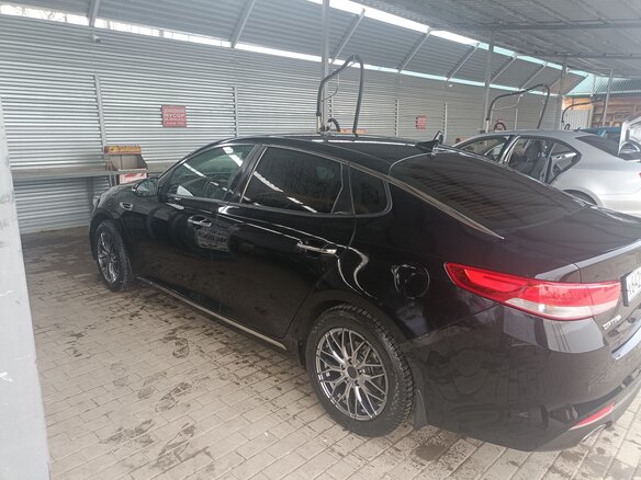 2017 Kia Optima IV, чёрный, 2000000 рублей - вид 4