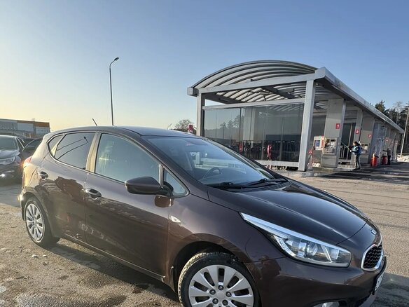 2012 Kia Ceed II, коричневый, 830000 рублей - вид 3