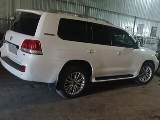 2011 Toyota Land Cruiser 200 Series, белый, 3200000 рублей, вид 1