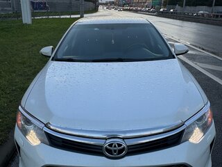 2015 Toyota Camry VII (XV50) Рестайлинг, белый, 1450000 рублей, вид 1