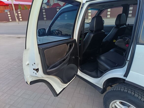 2013 Chevrolet Niva I Рестайлинг, белый, 600000 рублей - вид 10