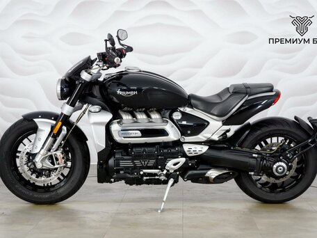 2020 Triumph Rocket III, чёрный, 1999000 рублей, вид 2