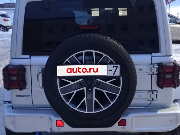 2022 Jeep Wrangler IV (JL), серебристый, 3499999 рублей - вид 16