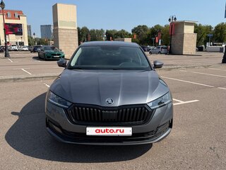 2021 Skoda Octavia IV (A8), серый, 1900000 рублей, вид 2