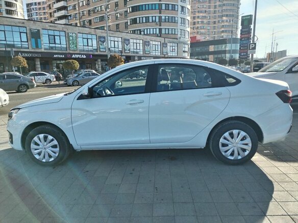 2026 Lada (ВАЗ) Vesta I Рестайлинг (NG), белый - вид 7