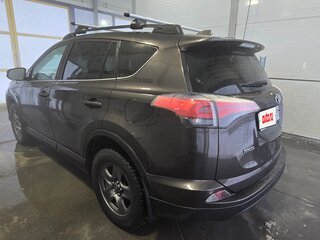 2018 Toyota RAV4 IV (XA40) Рестайлинг, коричневый, 2390000 рублей, вид 2