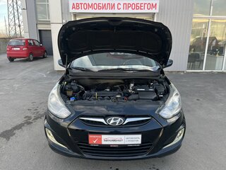 2011 Hyundai Solaris I, чёрный, 693000 рублей, вид 4