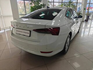 2021 Skoda Octavia IV (A8), белый, 2099000 рублей, вид 5