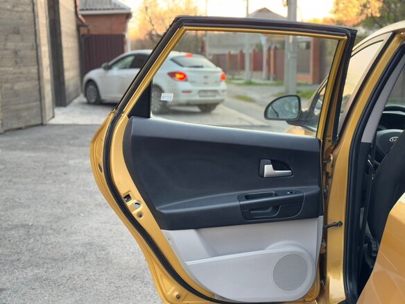 2009 Kia Ceed I, жёлтый - вид 11
