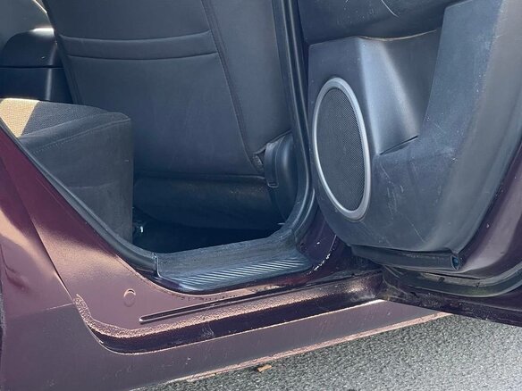 2006 Mazda 3 I (BK), пурпурный - вид 11