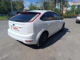2010 Ford Focus II Рестайлинг, белый, 650000 рублей, вид 4
