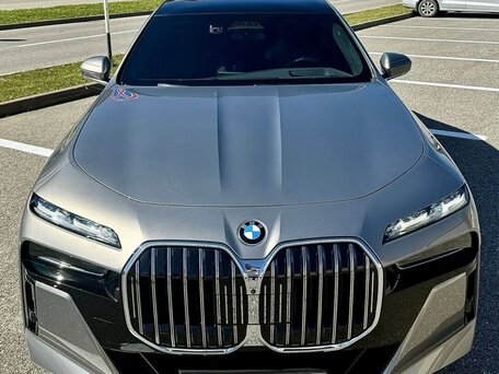 2023 BMW 7 серии 740i VII (G70), серый, 11000000 рублей, вид 5