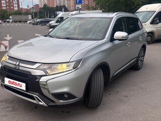 2019 Mitsubishi Outlander III Рестайлинг 3, серебристый, 1850000 рублей, вид 2