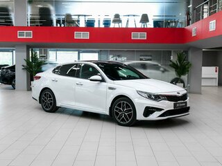 2018 Kia Optima IV Рестайлинг, белый, 1890000 рублей, вид 3