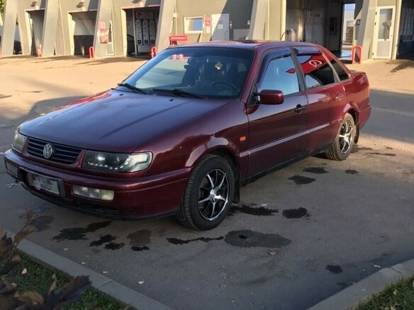 1994 Volkswagen Passat B4, красный, 230000 рублей