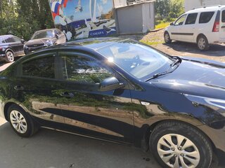 2021 Kia Rio IV Рестайлинг, чёрный, 1800000 рублей, вид 3