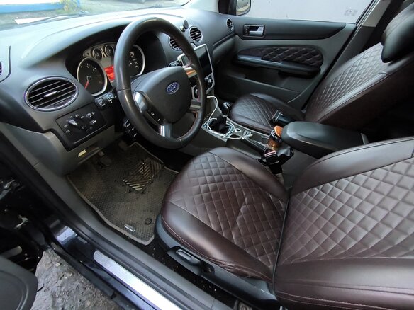 2008 Ford Focus II Рестайлинг, чёрный, 500000 рублей - вид 6