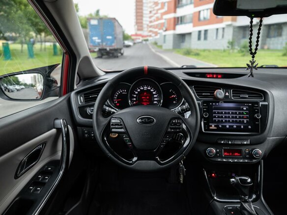 2014 Kia Ceed II, красный - вид 13