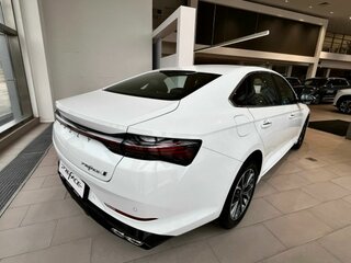 2026 Geely Preface I, белый, 3329990 рублей, вид 4
