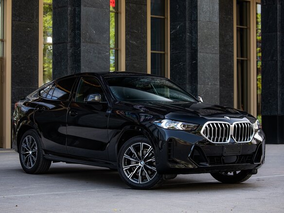 2025 BMW X6 40i III (G06) Рестайлинг, чёрный, 11350000 рублей - вид 2