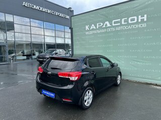 2015 Kia Rio III Рестайлинг, чёрный, 900000 рублей, вид 2
