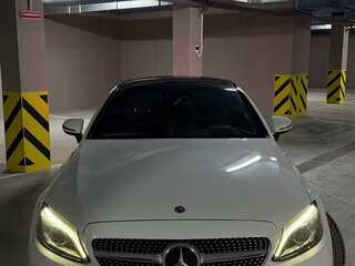2021 Mercedes-Benz C-Класс 200 IV (W205) Рестайлинг, белый, 3900000 рублей, вид 1