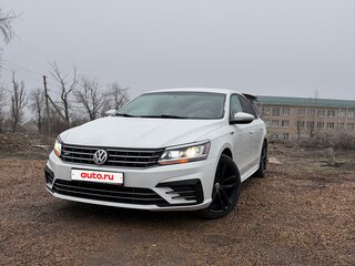 2017 Volkswagen Passat (North America and China) I Рестайлинг, белый, 1550000 рублей, вид 3