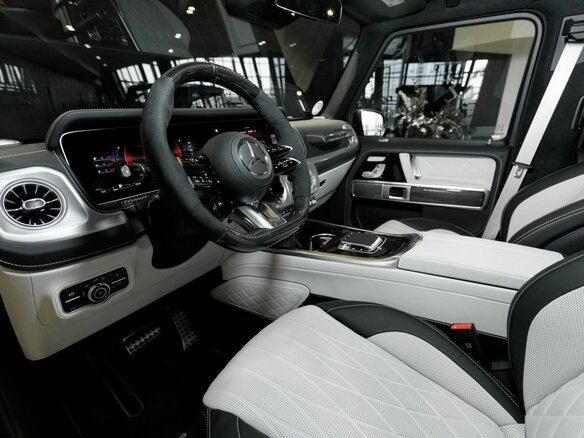 2026 Mercedes-Benz G-Класс AMG 63 AMG II (W465) Рестайлинг, серый - вид 4