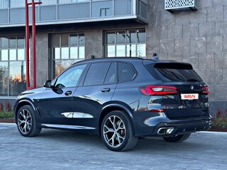 2020 BMW X5 40d IV (G05/G18), серый, 6850000 рублей, вид 3